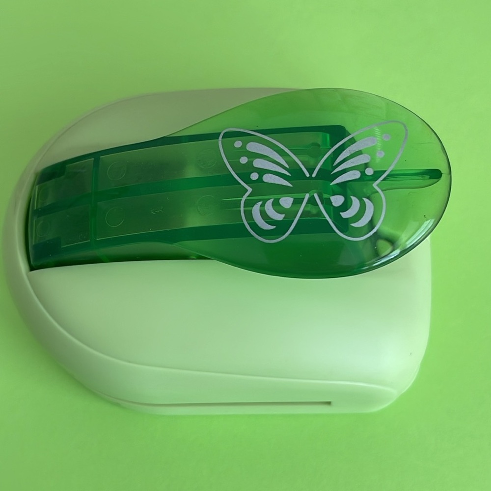 BUTTERFLY 🦋 PUNCHER - Picture 4 of 10